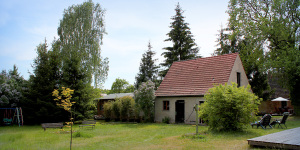 Garten mit Sommerhaus