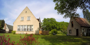 Schulhaus und Sommerhaus